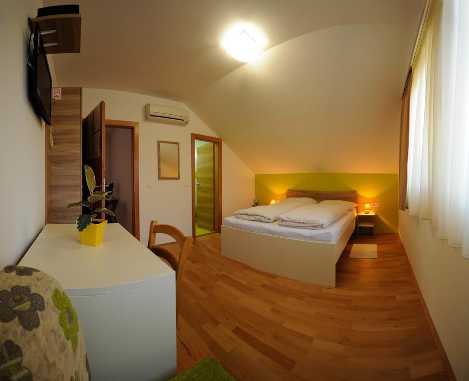 Rooms Jana Слуни Экстерьер фото