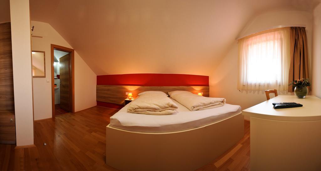 Rooms Jana Слуни Экстерьер фото